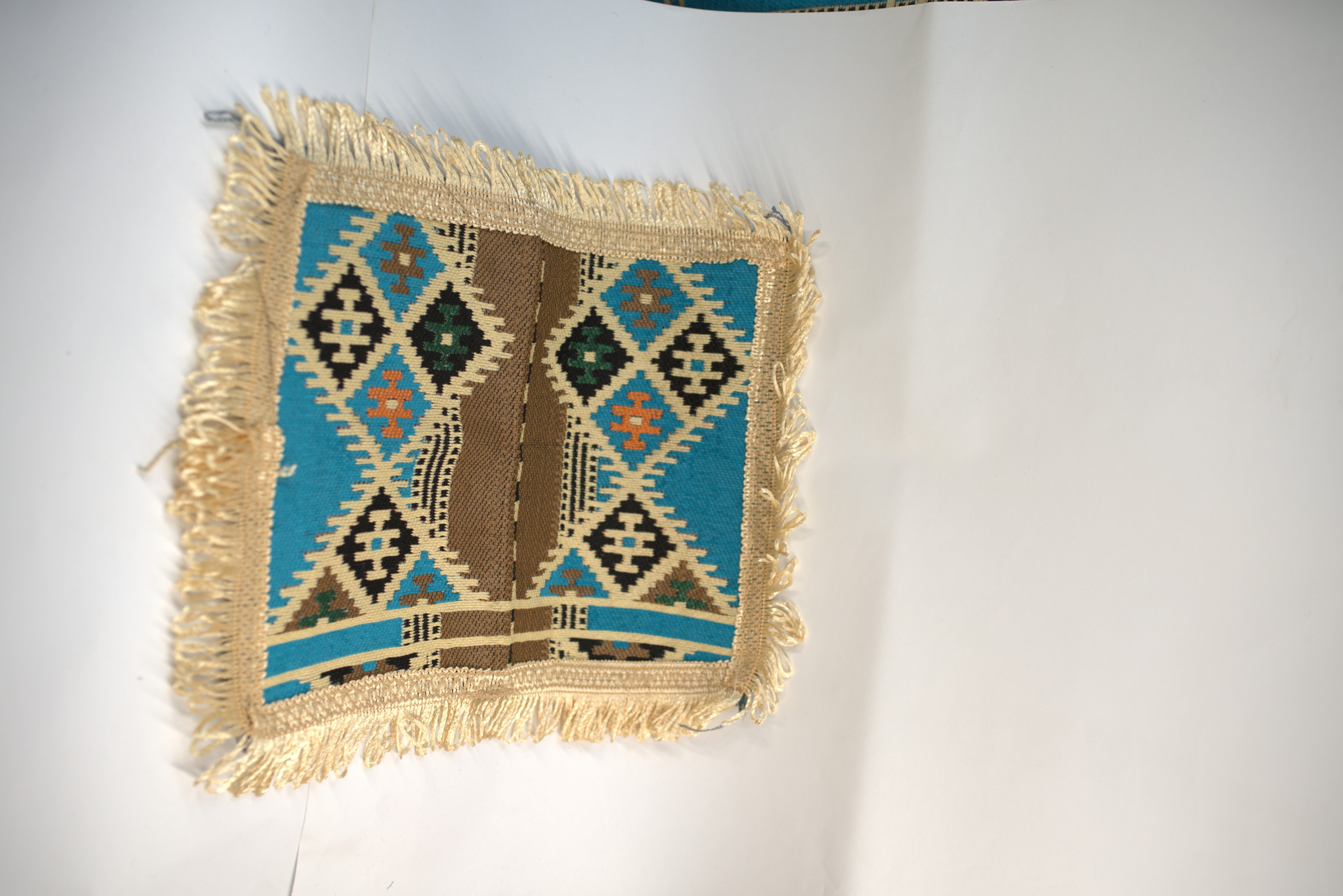 Vase Table Runner